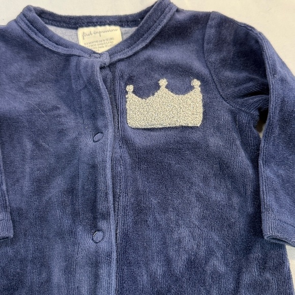 First Impressions - 0-3M - Navy Blue Velour Onesie Sleeper with Crown Patch - Picture 2 of 4